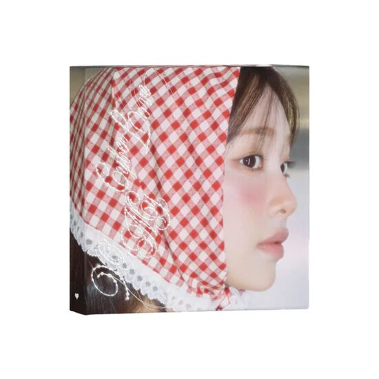 CHUU - 1st Album [XO, My Cyberlove] (Love Ver.)